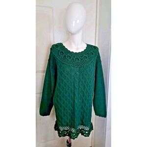 Shenanigans Vintage Sweater Size M Dark Green Cable Knit Floral Crochet Detail